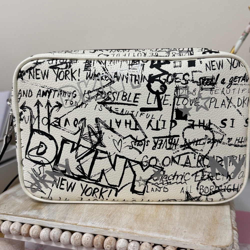 DKNY White and Black Graffiti bag - Picture 3 of 10